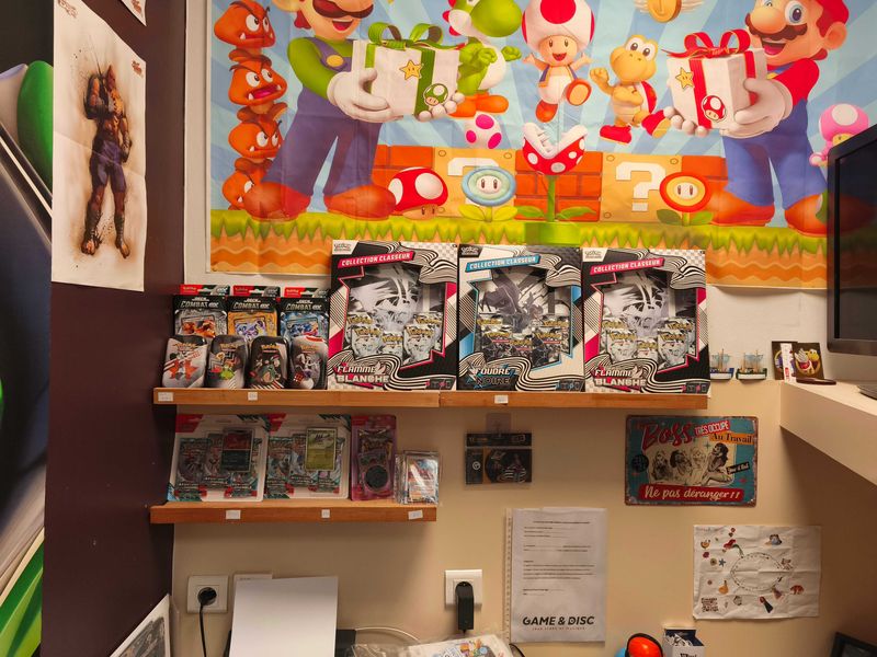 Rayon Pokémon en boutique Game & Disc - cartes, boosters, coffrets